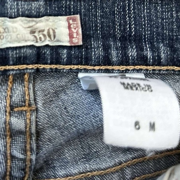 LEVIS-Vintage 550 bootcut jeans, size 6-EUC - Picture 5 of 14